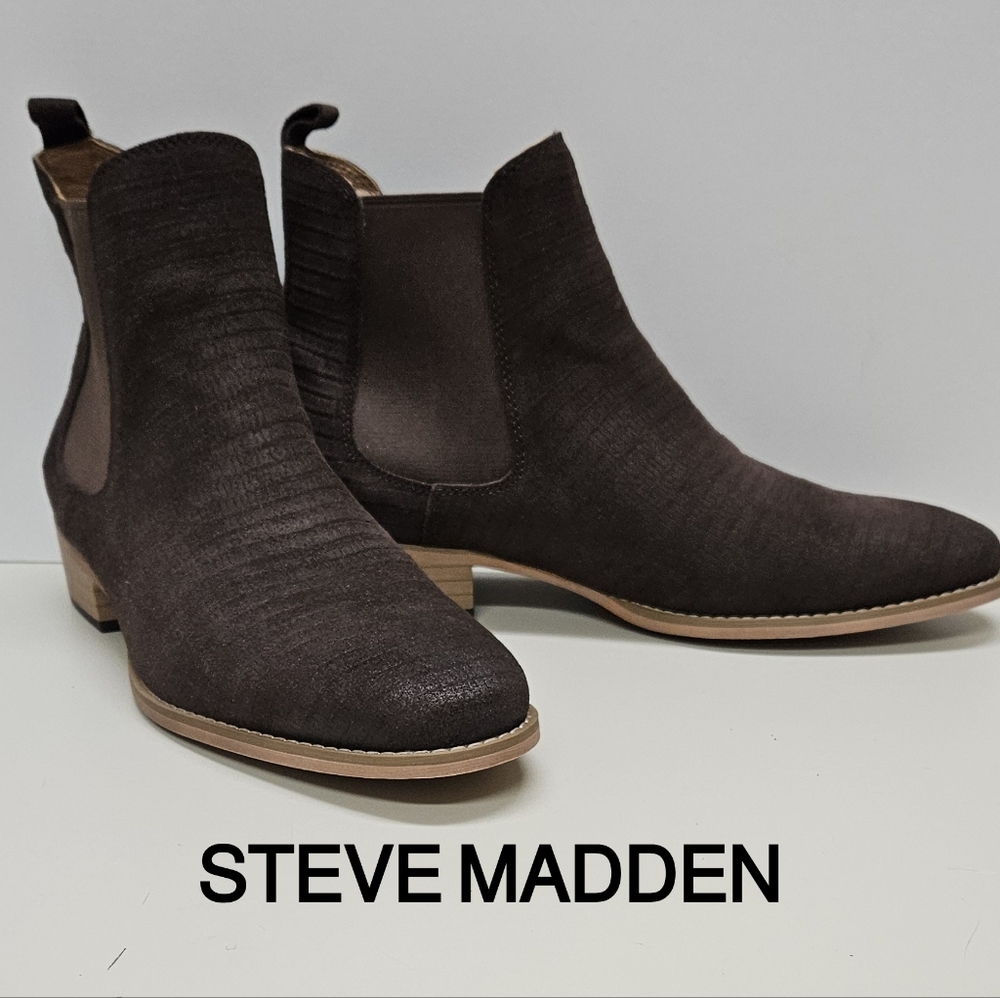 NWOT Steve Madden Suede Boots